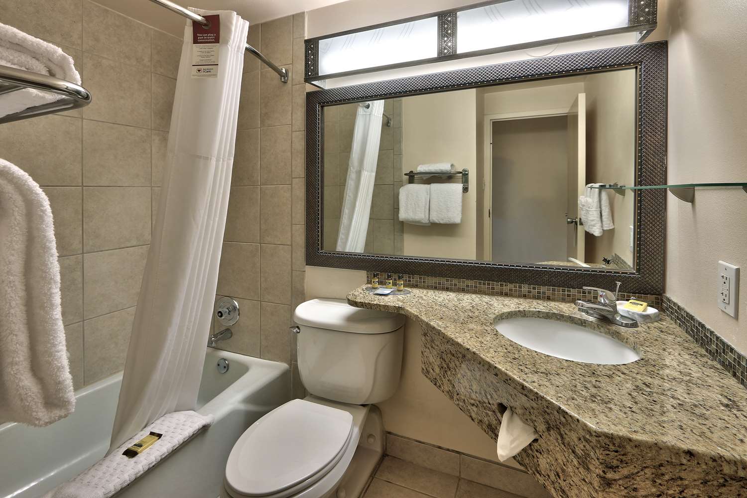 غرفة بسرير كينج يُسمح فيها بالحيوانات الأليفة، Best Western Plus Rio Grande Inn 4/4