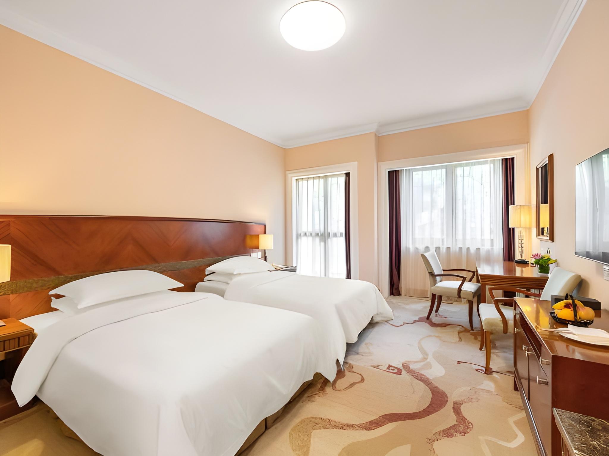 Business, 2 Beds