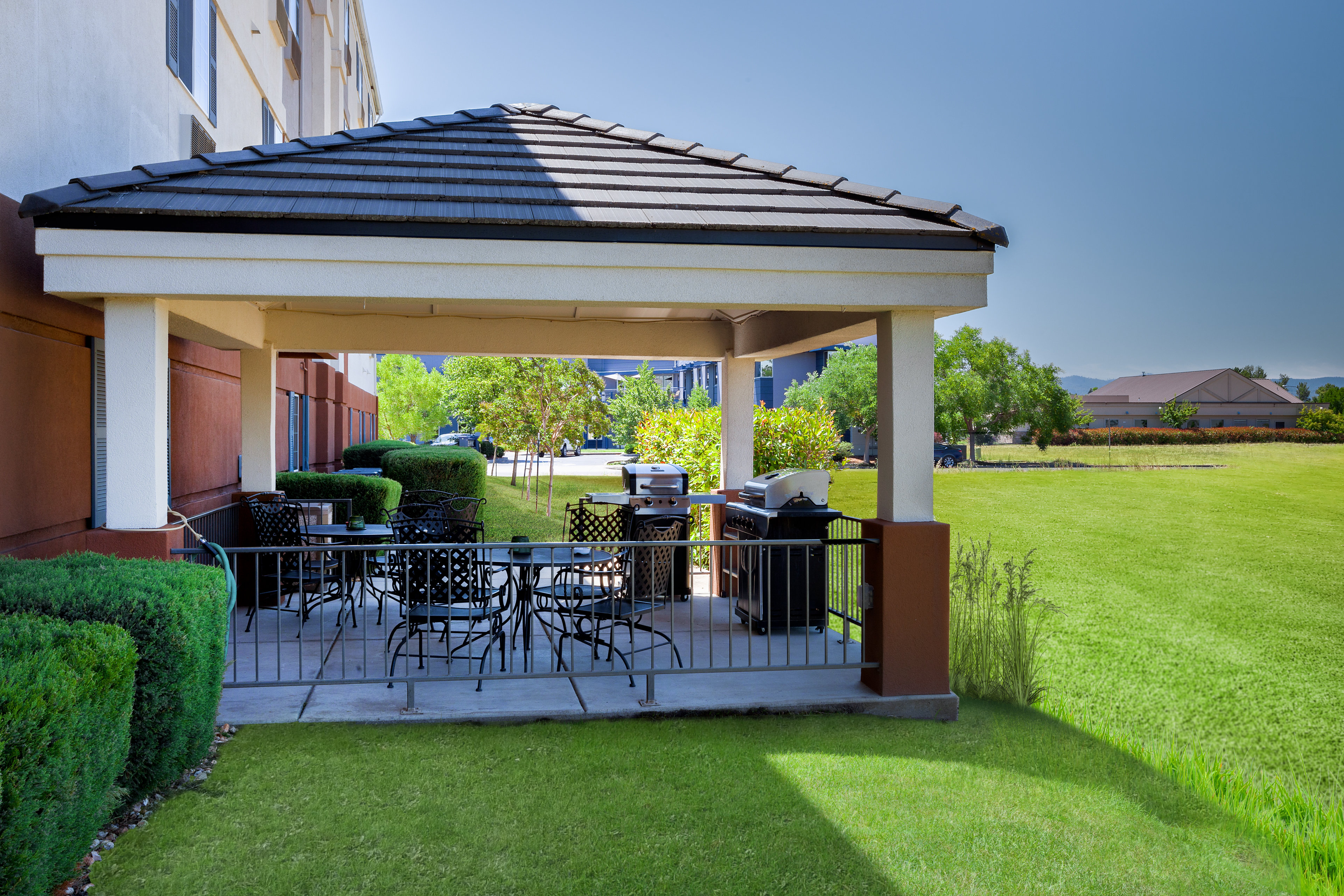 Candlewood Suites Medford 50/52