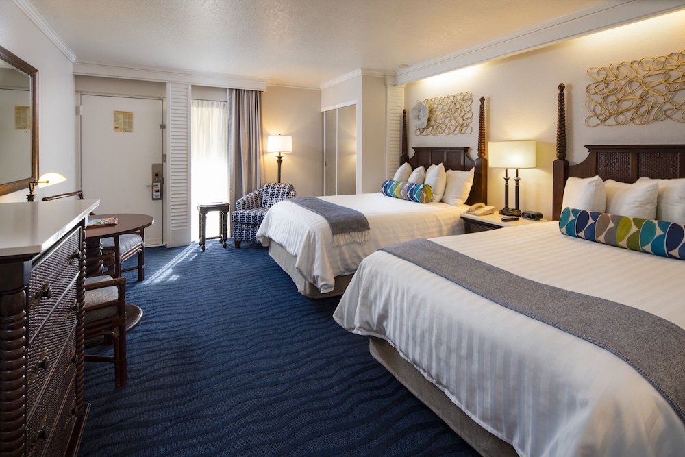 Tradewinds Island Grand Resort 14/65