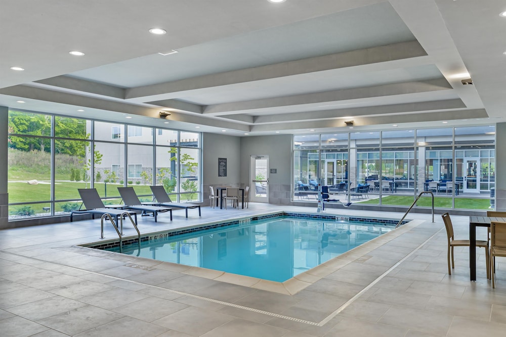 Homewood Suites by Hilton Walker Grand Rapids North 29/56