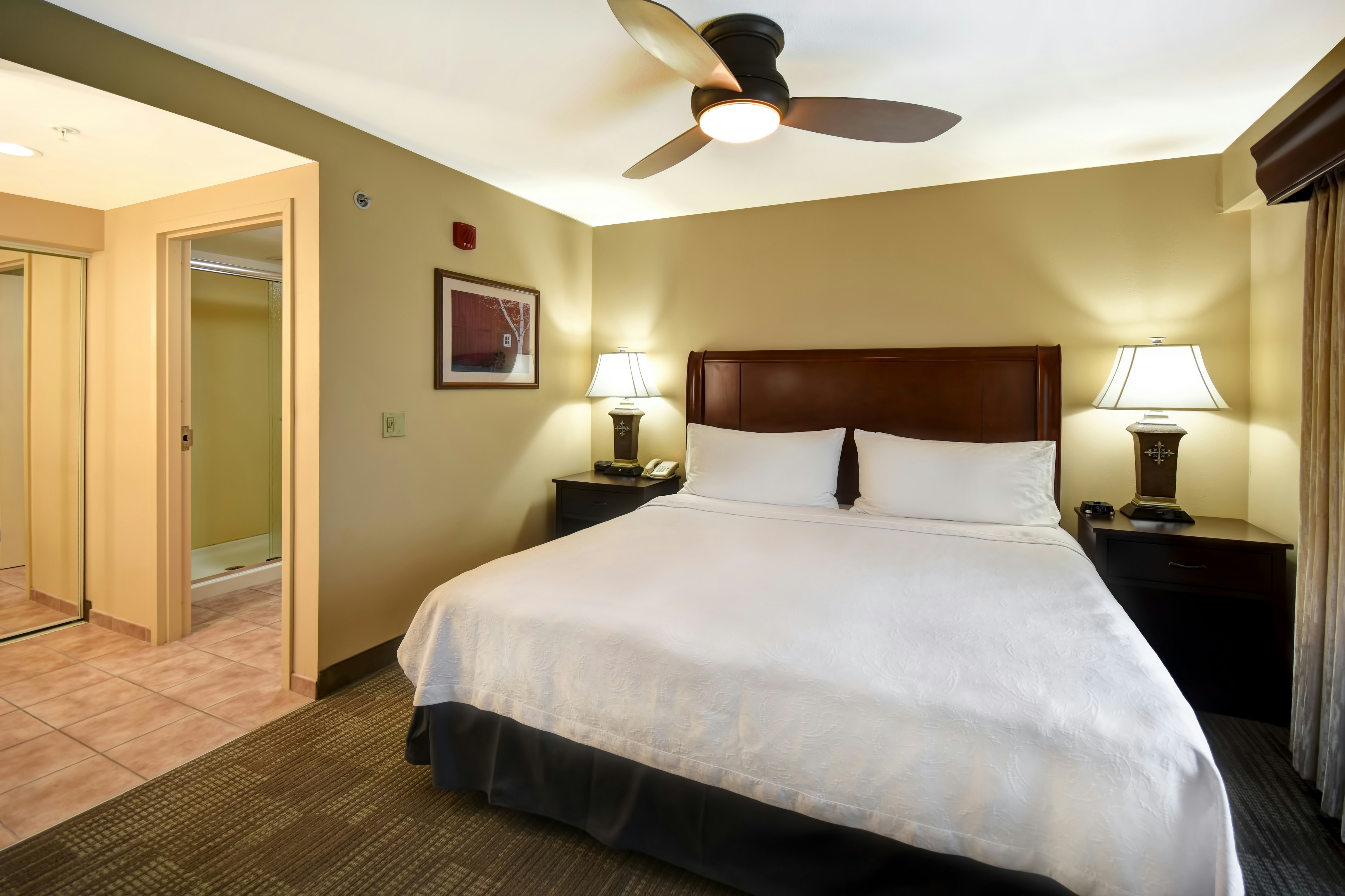 STUDIO, SUITE, KING BED