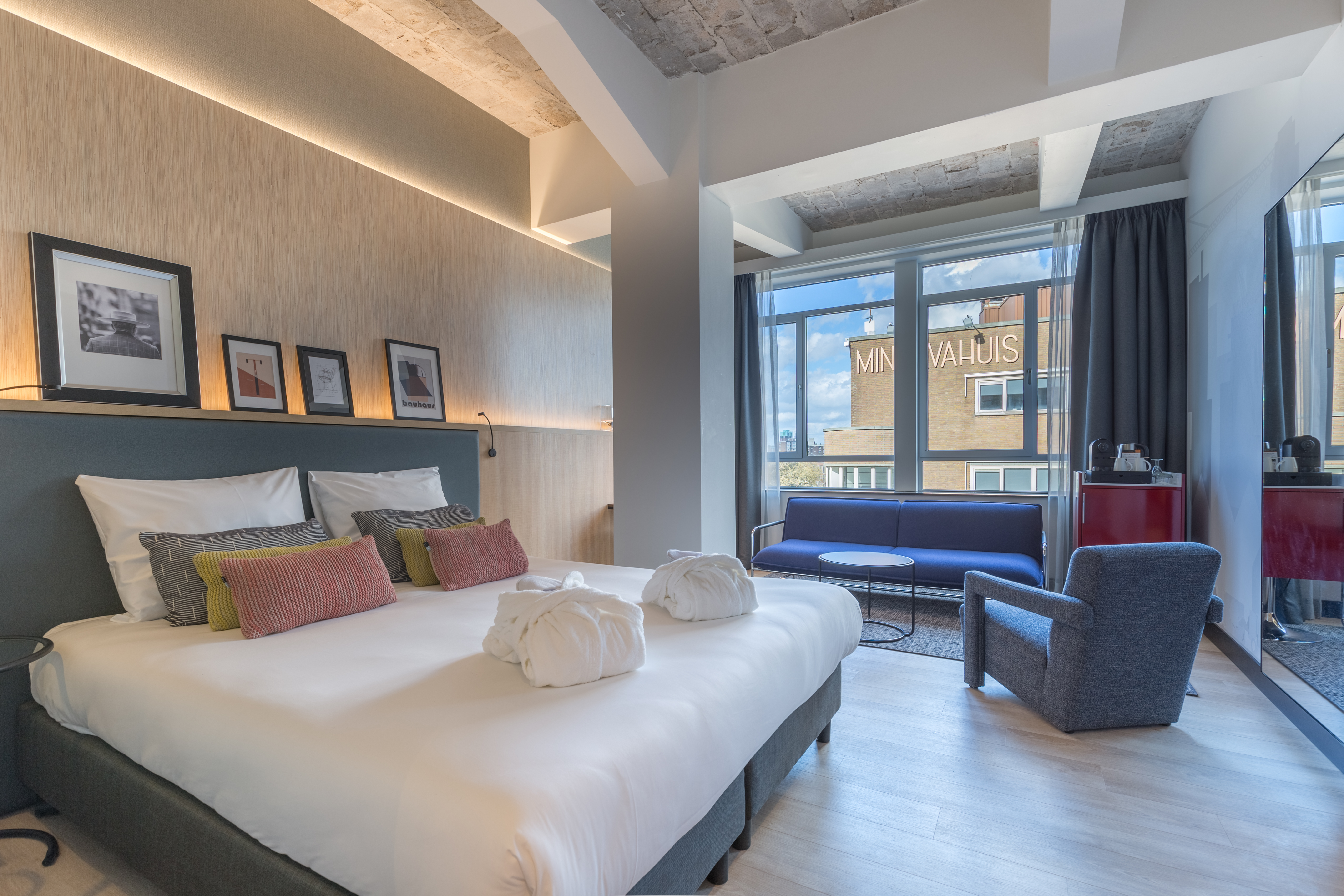COMFORT, KING BED