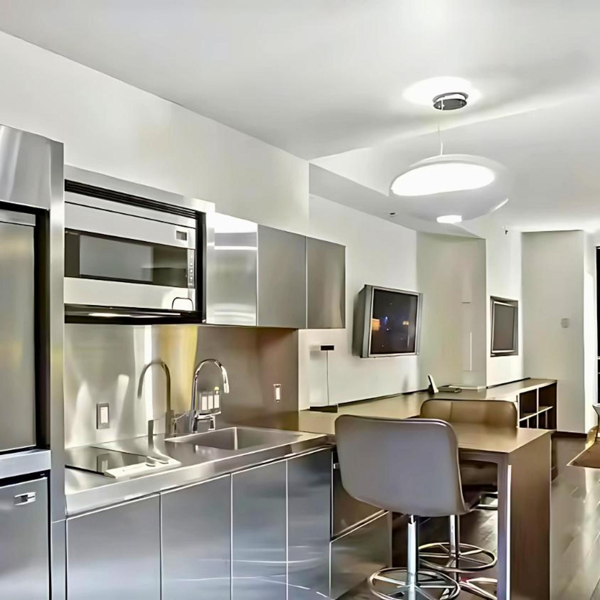Vista Balcony Collection - StripSuite Palms Place Hotel, Resort & Casino - NO RESORT FEE 29/45