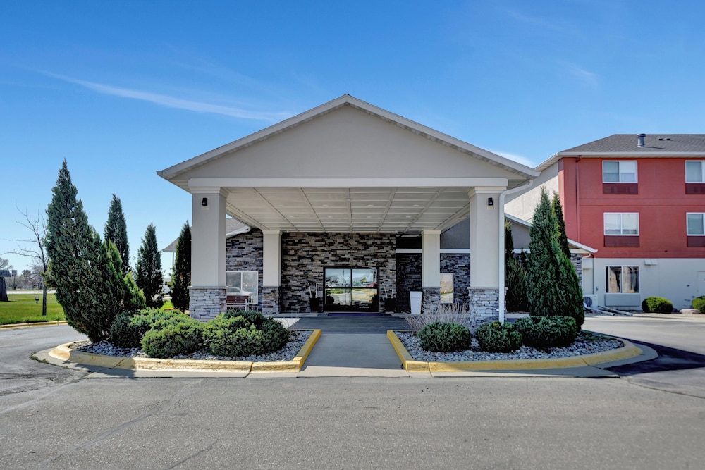 Holiday Inn Express Hotel Suites Beatrice 8/76