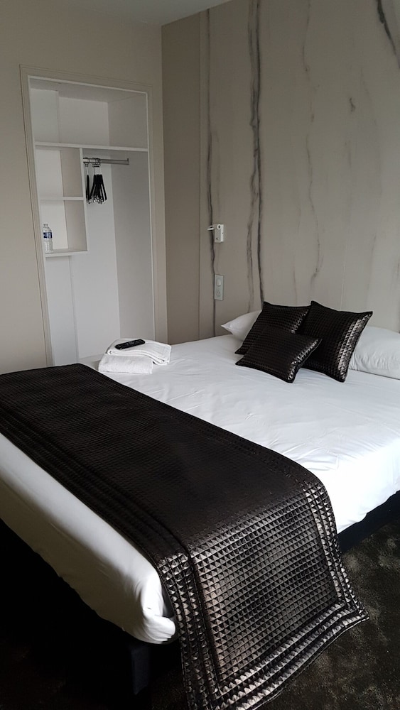 KYRIAD DIRECT ROUEN CENTRE GARE 17/29