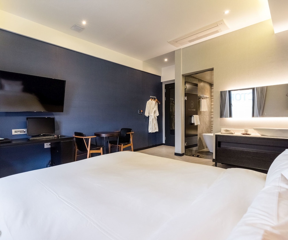 Hotel Marcher 26/76