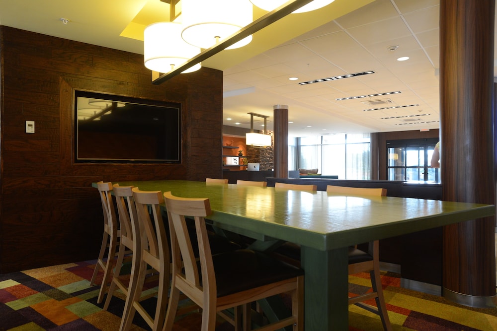 Fairfield Inn And Suites Bowling Green 38/46