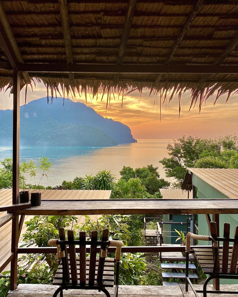 PHI PHI SEA SKY RESORT 54/66
