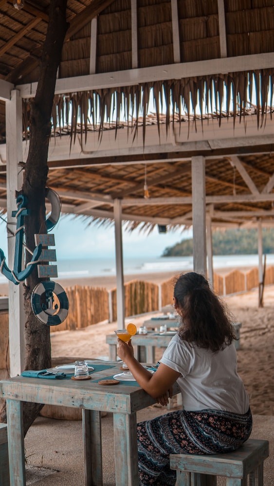 Cabana Retreat 16/24