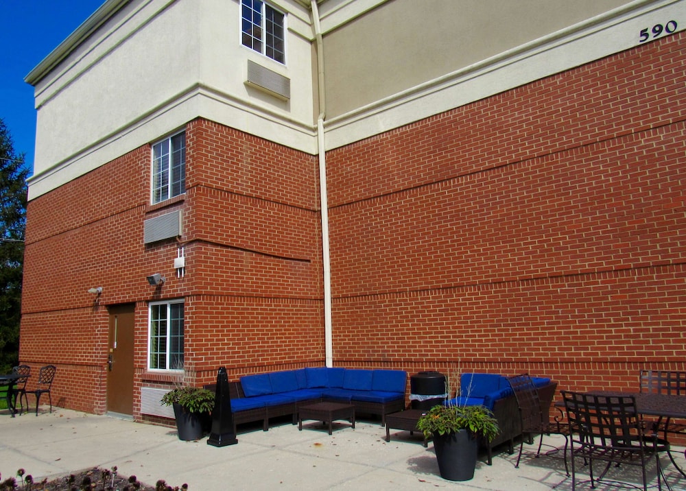 Sonesta Simply Suites Columbus Airport Gahanna 6/32