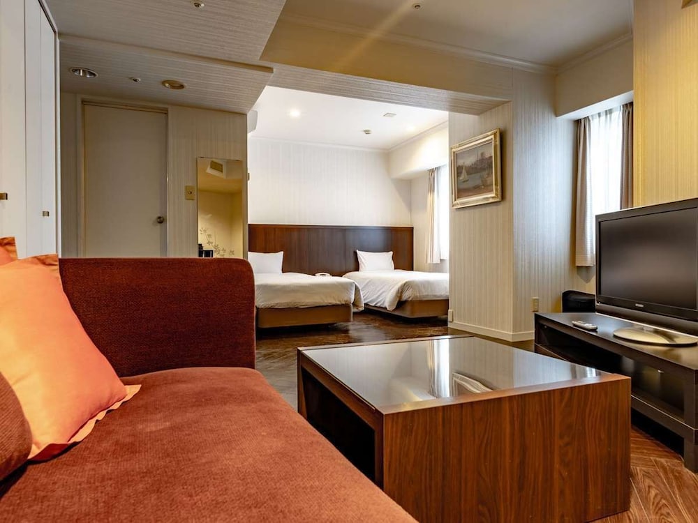 Shonan Kamakura Crystal Hotel 79/89