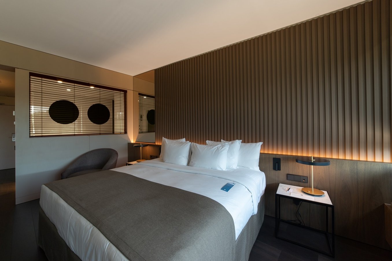 Barcelona Airport Hotel 18/86