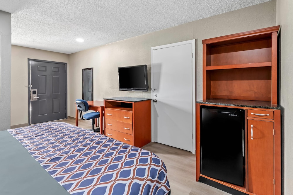 Rodeway Inn & Suites Jefferson 40/53