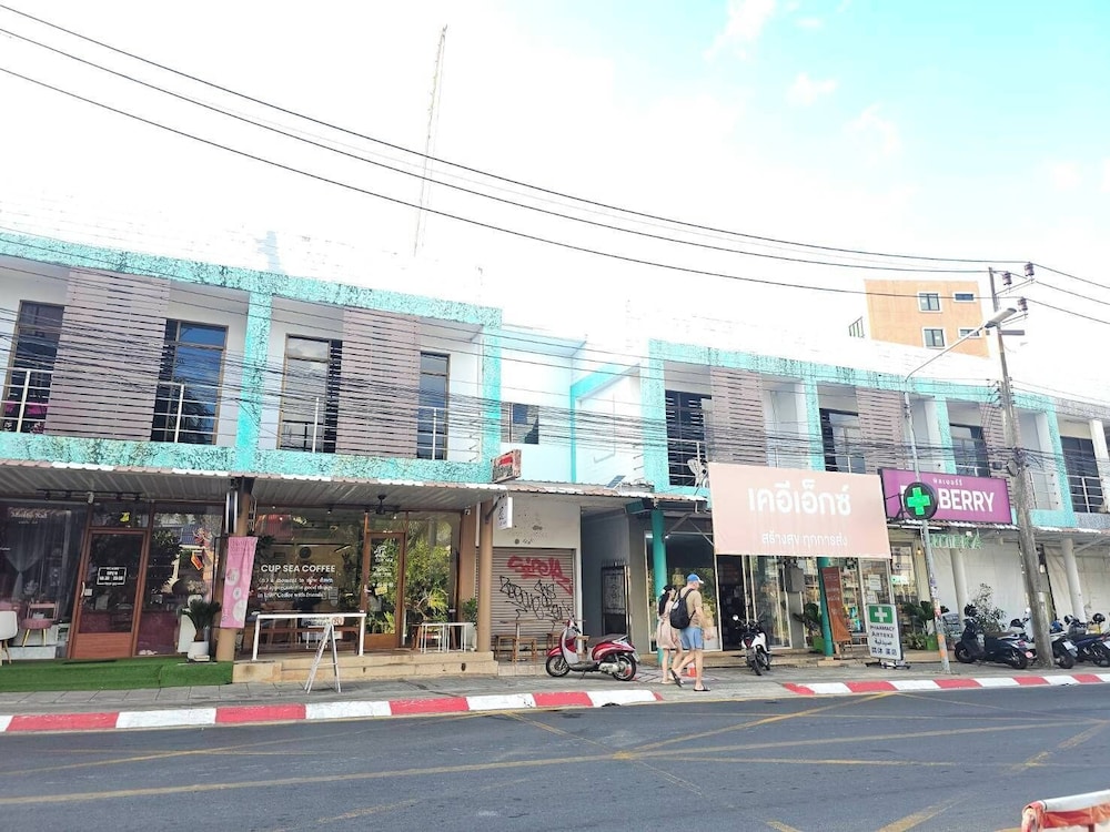 The Blueco Hotel 6/64