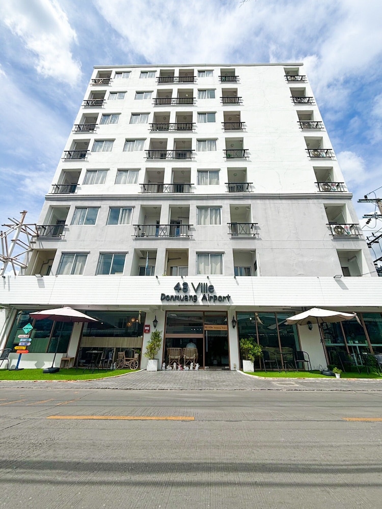 48 Ville Donmuang Airport 3/83