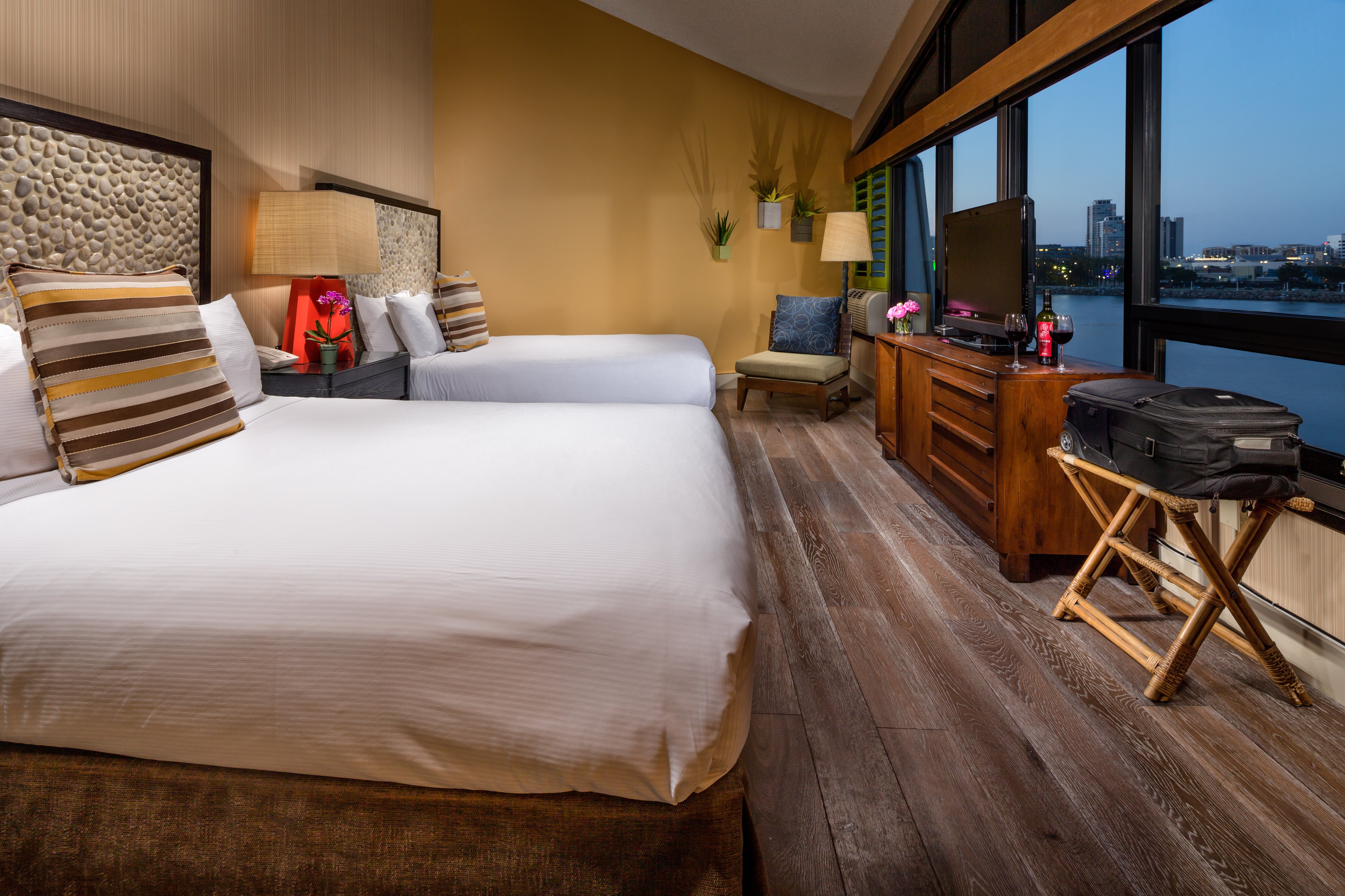 ROOM, 2 QUEEN BEDS, WATER VIEW
