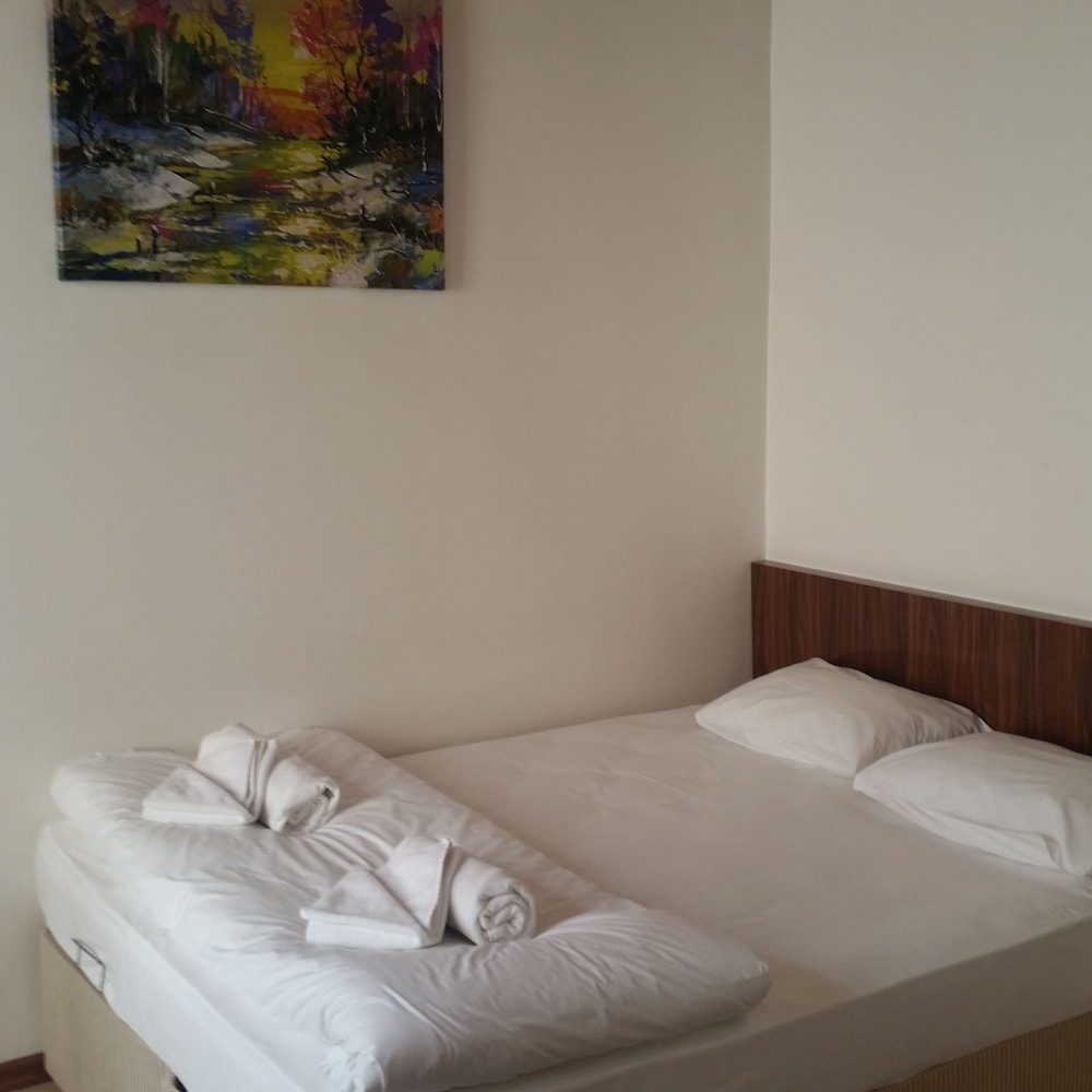 NEW PERA HOTEL 12/59