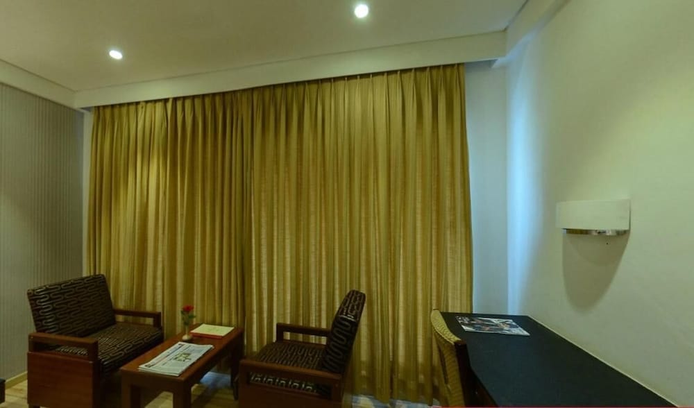 Royal Regency Lifotel by Crossway 32/42