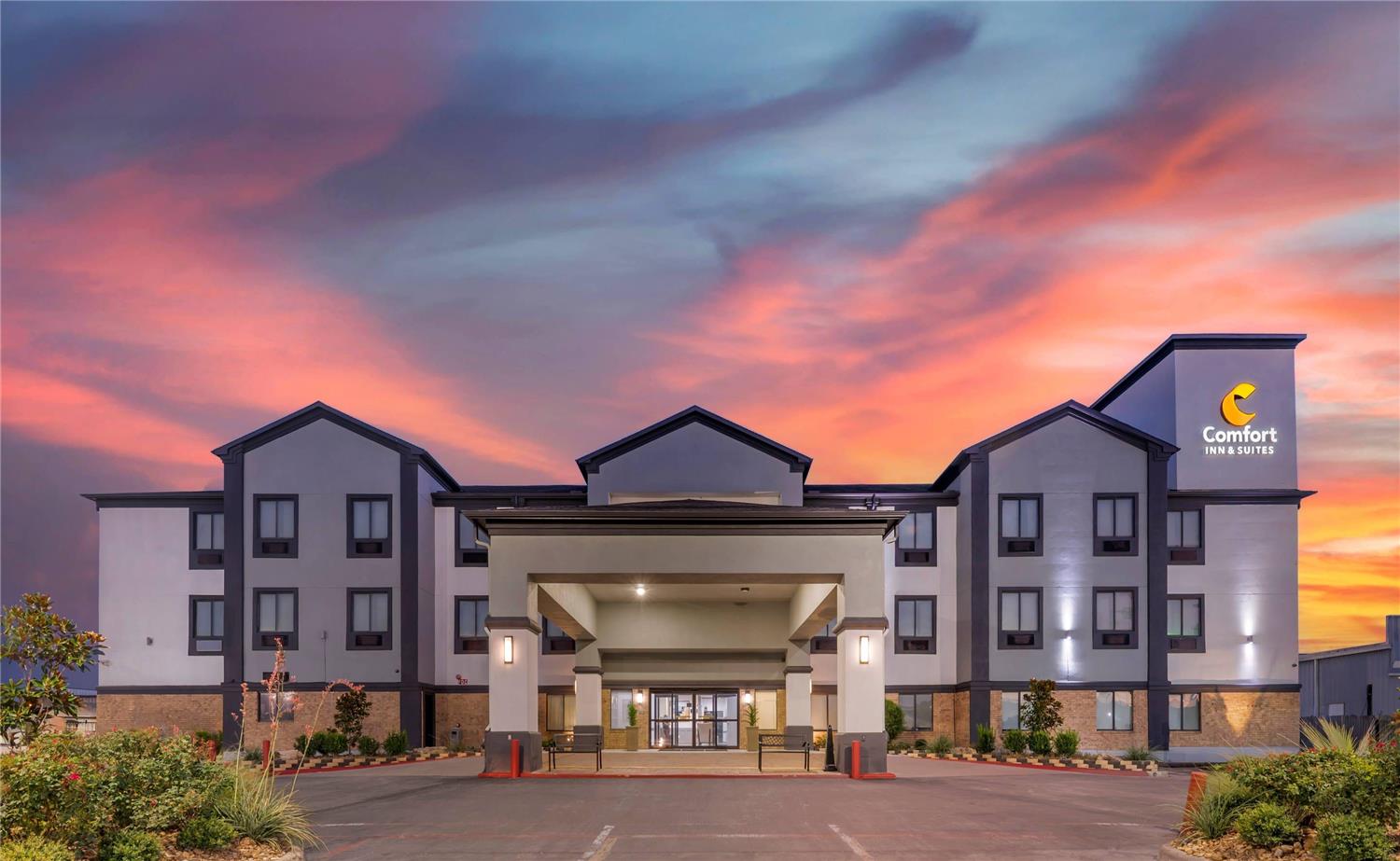 Comfort Inn & Suites Schulenburg TX 1/23