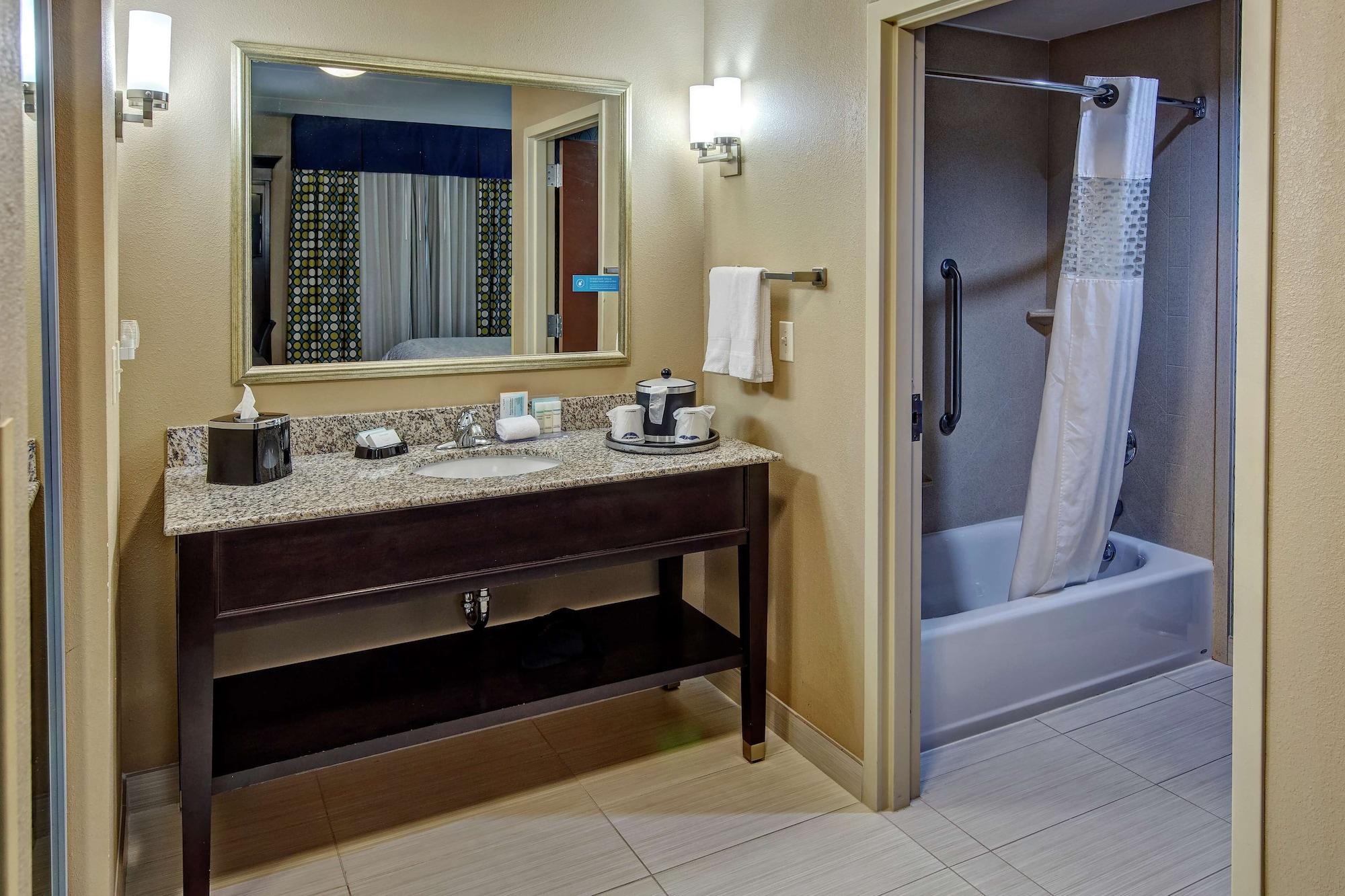 Suite, King Bed