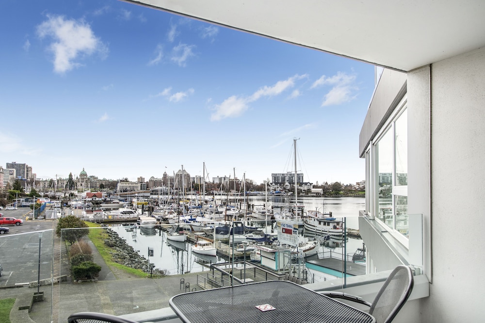 Victoria Regent Waterfront Hotel & Suites 42/86