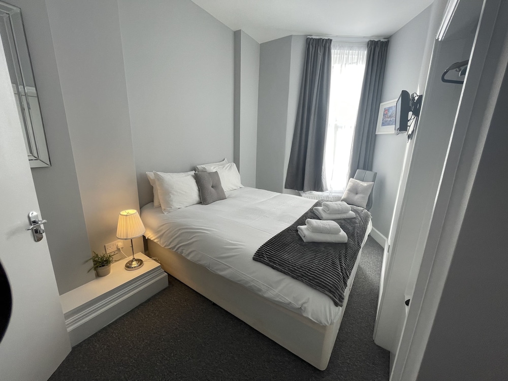 RAVNA GORA HOTEL 30/67