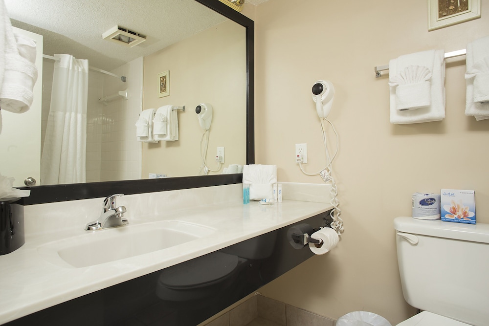 Grande Shores Ocean Resort 34/84