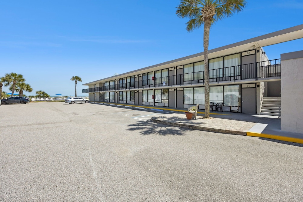 Beachside Motel 56/72