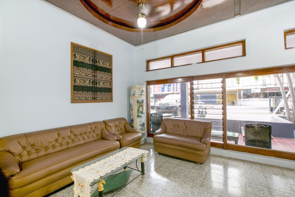 OYO 2320 Hotel Charvita 16/21