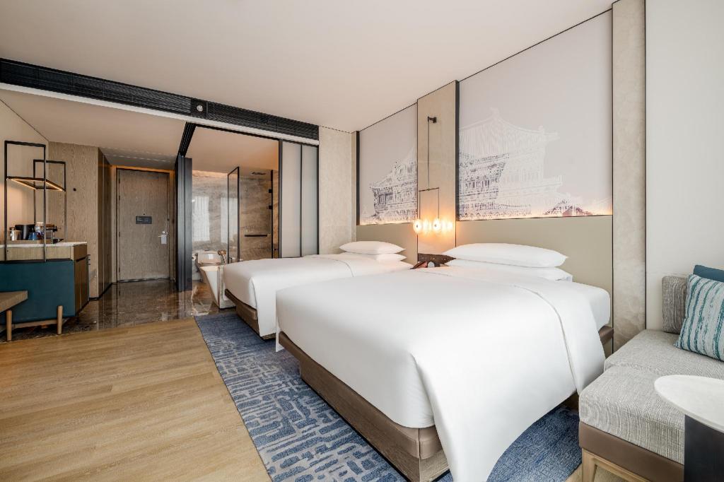 Sand Lake, Guest Room, Executive, 2 Double Beds, Executive Lounge Access