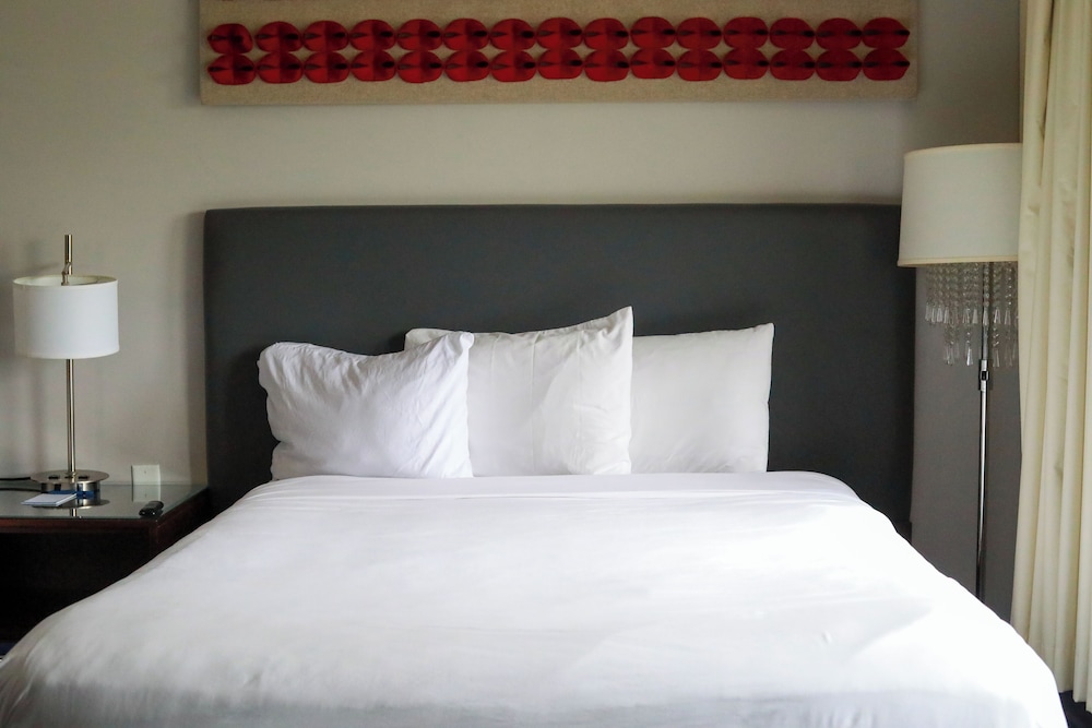 Illini Inn & Suites 12/26