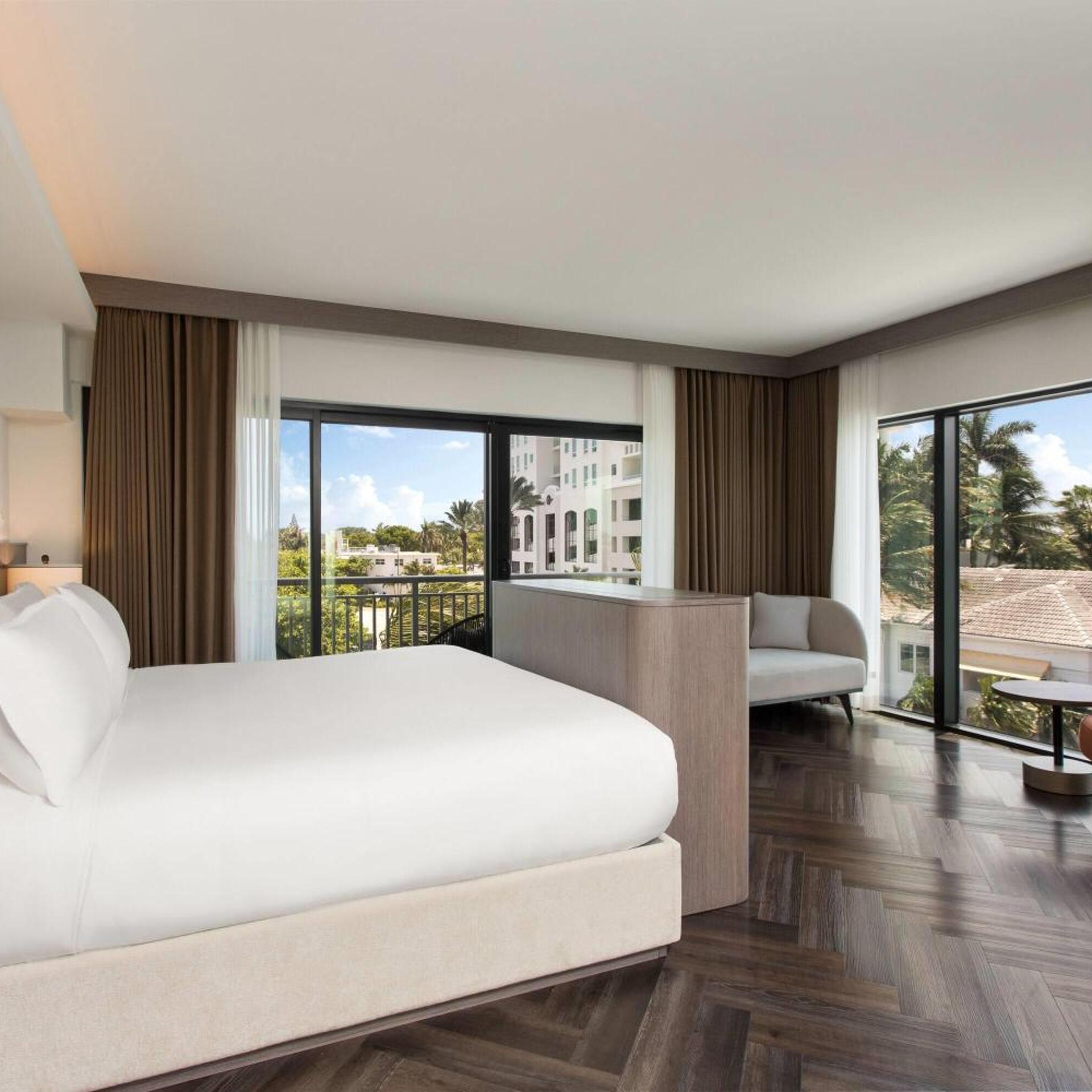 Premier, King Bed, Sunset View, Corner