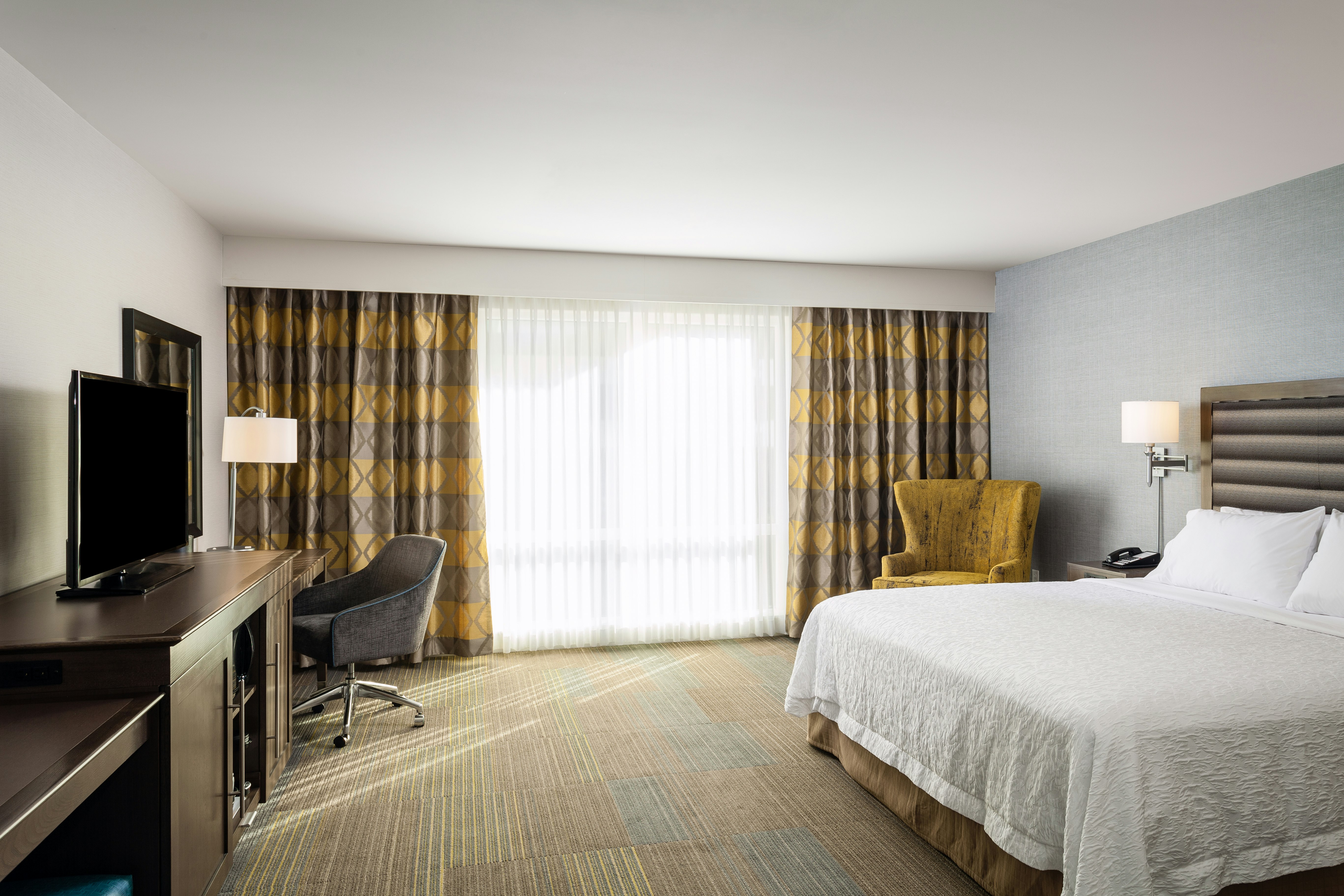 ROOM, KING BED, ACCESSIBLE