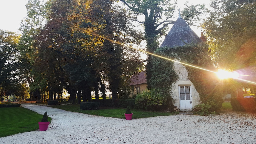 Chateau Le Sallay 55/58