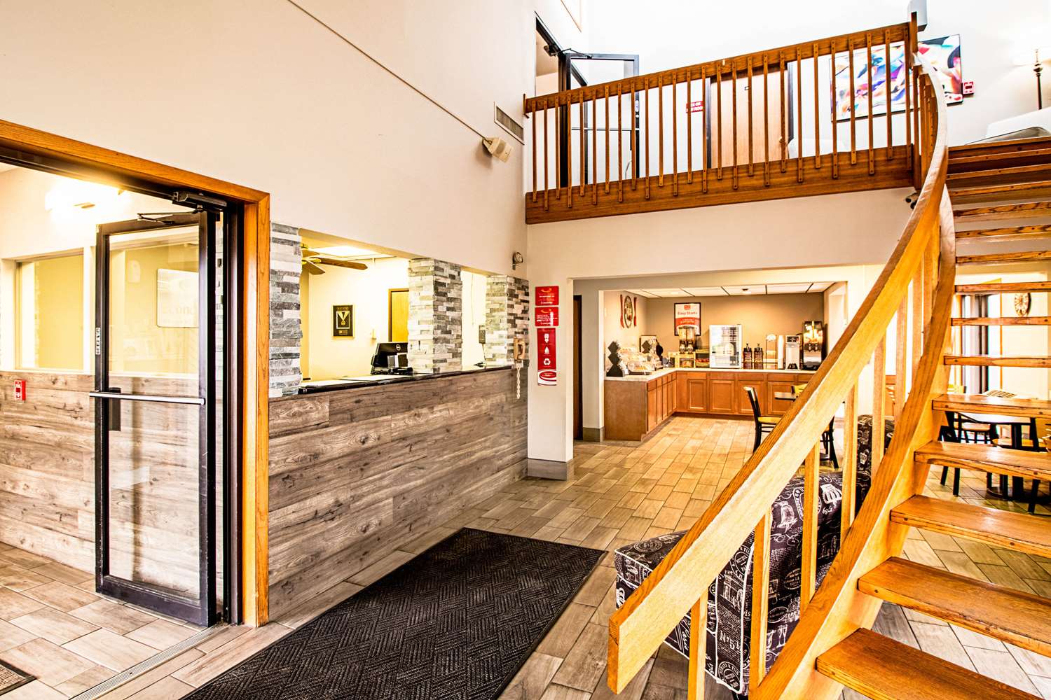 Econo Lodge Watertown, SD 5/16