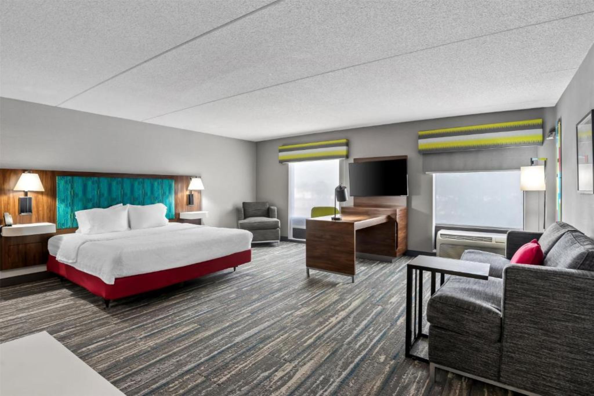 Room, King Bed, Chaise Lounge