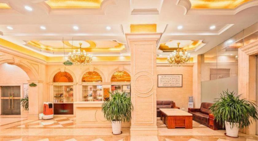Vienna Hotel (Shenzhen Convention and Exhibition Center, Fuhai Qiaotou) 26/63
