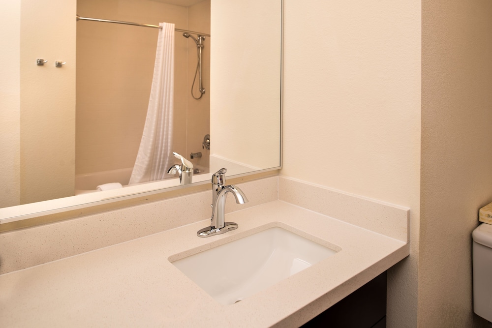 CANDLEWOOD SUITES CARLSBAD SOUTH 16/50
