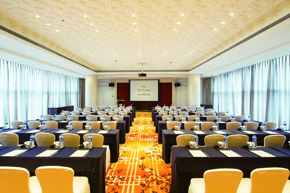 Fuzhou Jeurong Hotel 57/72