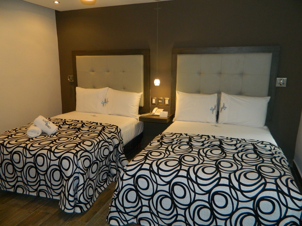 ROOM, 2 DOUBLE BEDS