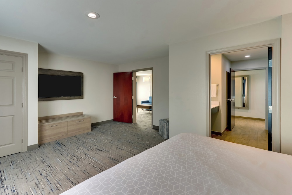 Holiday Inn Express Suites Ardmore An Ihg Hotel 41/55