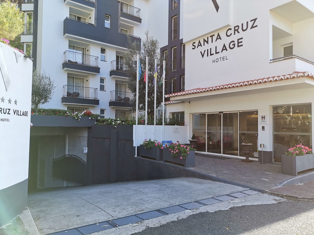 Santa Cruz Village Hotel 63/69