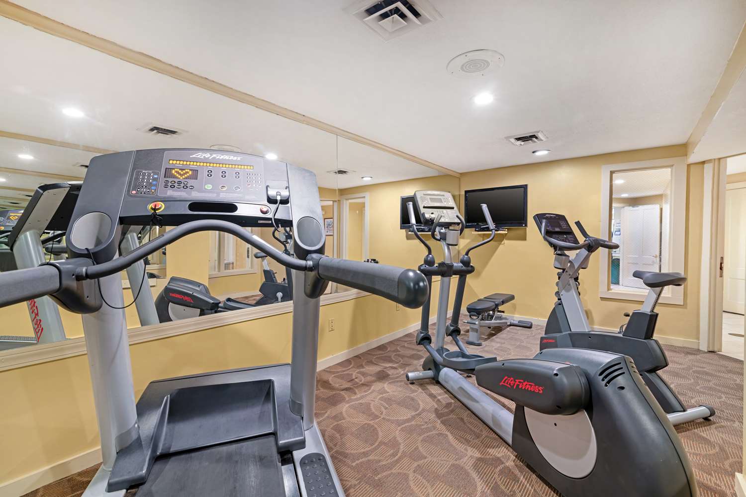 Best Western Inn & Suites Rutland-Killington 23/48