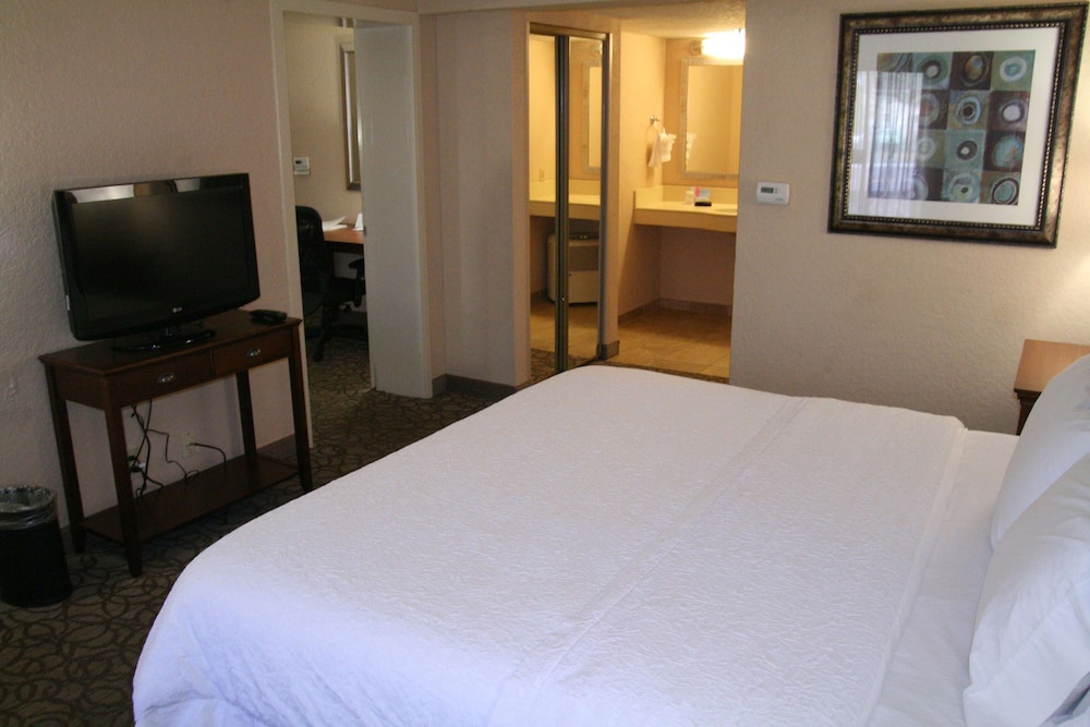 Hampton Inn Gainesville FL 21/66