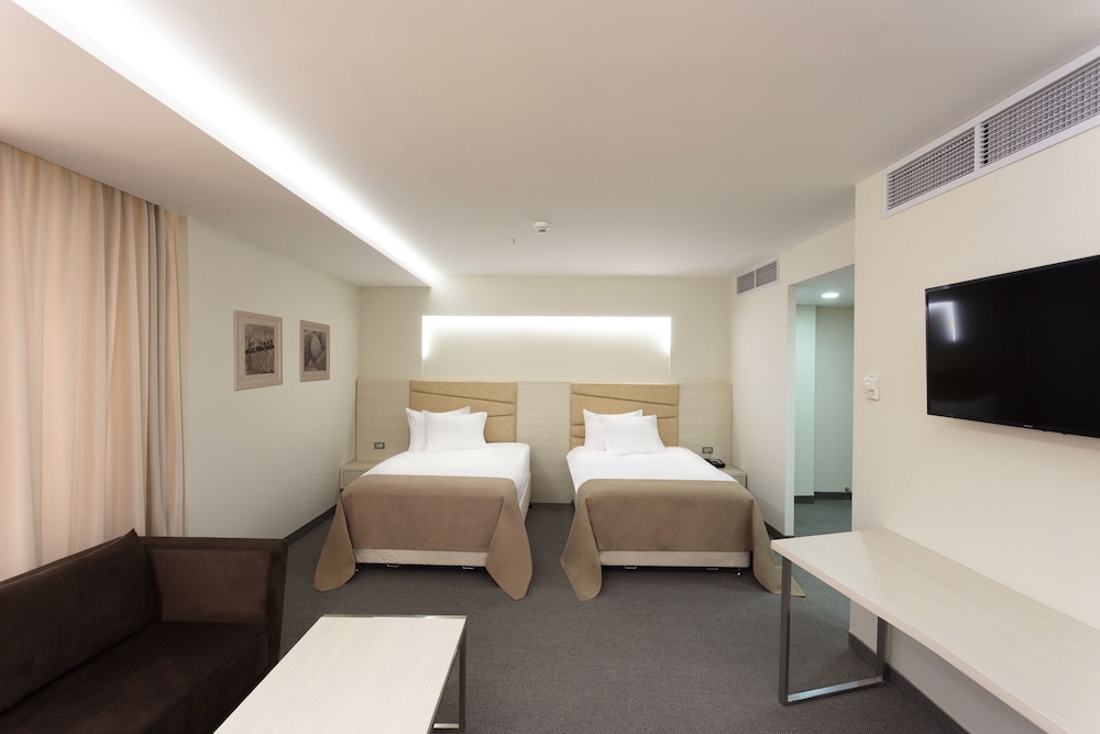 President Hotel 28/55
