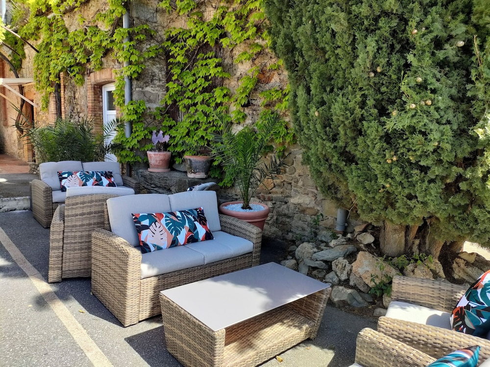 AUBERGE COTE JARDIN 35/56