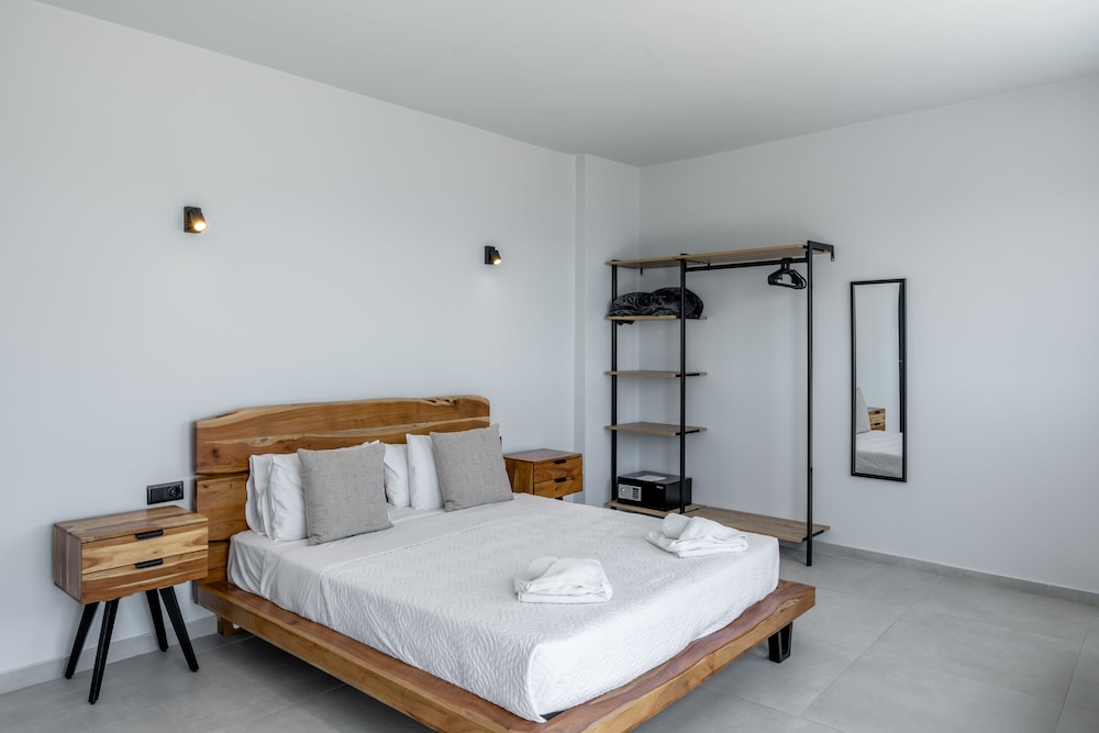 Areti Hotel 16/55