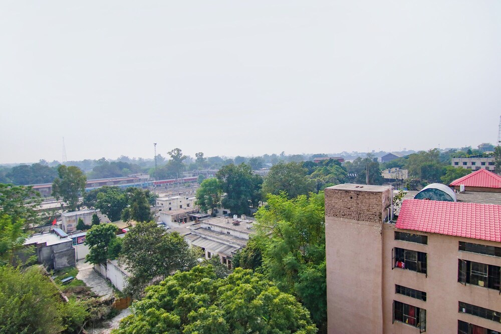 Fabhotel Rosewood Inn Gt Road 3/36
