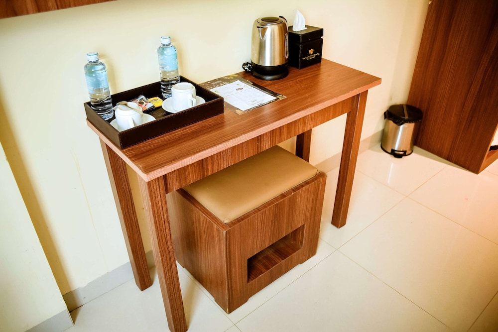 Portola Grand Renggali Hotel 25/25